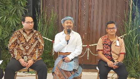 Desainer Torang Sitorus Gelar The Batak Culture Exhibition
